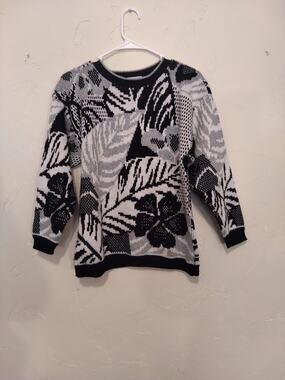 Arielle Vintage Black and White Sweater.